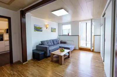 Ein Sitzbereich in der Unterkunft Ferienwohnung Bergblick