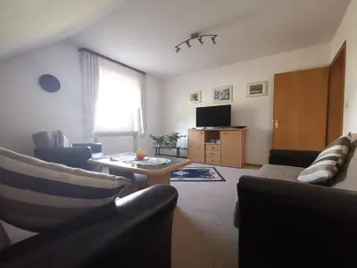Ein Sitzbereich in der Unterkunft Ferienwohnung Schellen Mehren - KEINE Monteurwohnung!