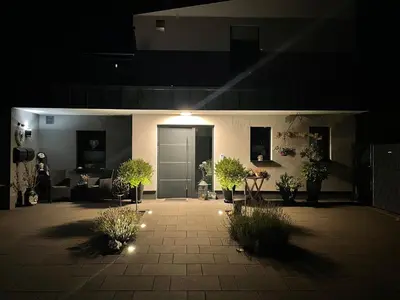 Ein Garten an der Unterkunft #NEU l Seeblick l NETFLIX l BOXSPRING l NESPRESSO l e-TÜR l Terrasse l 82m2