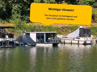 Naturlandschaft in der Nähe des Bootes