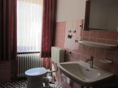 Ein Badezimmer in der Unterkunft Ferienwohnung Roter Wingert