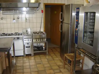 Küche/Küchenzeile in der Unterkunft Ferien und Selbstversorgerhaus für Gruppen Sauerthaler Hof - Loreley
