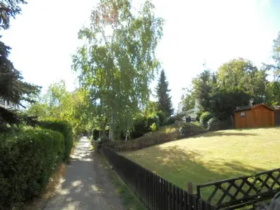 Ein Garten an der Unterkunft Einliegerwohnung in Stromberg-Schindeldorf