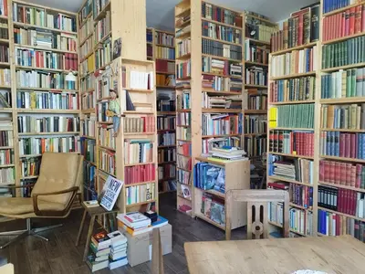 Die Bibliothek im Bed & Breakfast