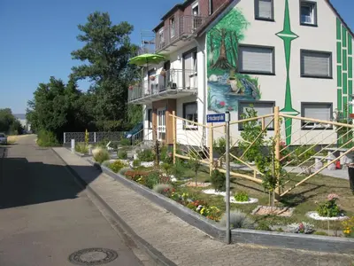Ein Garten an der Unterkunft Diamond house deluxe 9 Koblenz