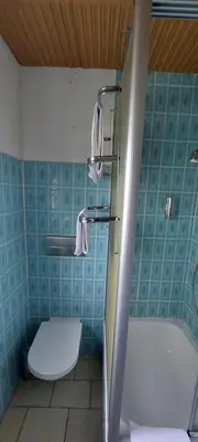 Ein Badezimmer in der Unterkunft Black Bear Bikers Pub-Hotel