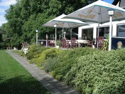 Ein Garten an der Unterkunft Gasthof Zuck