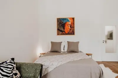Ein Bett oder Betten in einem Zimmer der Unterkunft Sleek Studio minutes away from Deutsches Eck