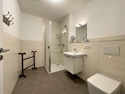 Ein Badezimmer in der Unterkunft Moselpromenade Villa Moselufer, Panorama Blick auf Burg , Cochem und Mosel, Balkon
