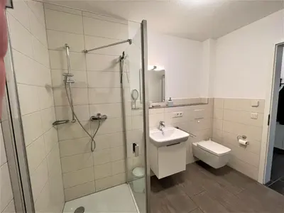 Ein Badezimmer in der Unterkunft Moselpromenade Villa Moselufer, Panorama Blick auf Burg , Cochem und Mosel, Balkon