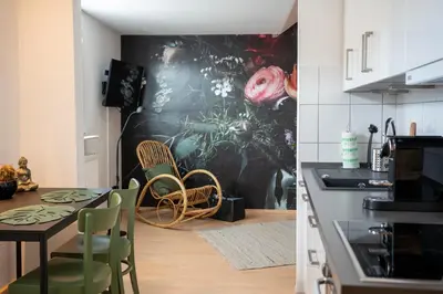 Küche/Küchenzeile in der Unterkunft Traumwohnung - Charmante Citywohnung nahe Hauptbahnhof