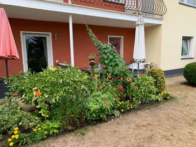 Ein Garten an der Unterkunft Grüne Oase
