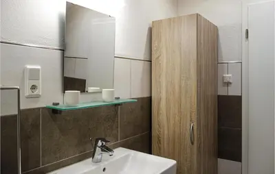 Ein Badezimmer in der Unterkunft Beautiful Home In Heckenmünster