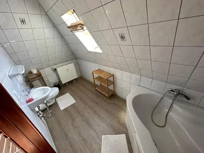 Ein Badezimmer in der Unterkunft Schöne große Maisonettenwohnung in Weißenthurm