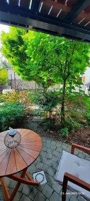 Ein Garten an der Unterkunft Hochwertiges Apartment mit 3 Räumen und Terrasse statt Hotelzimmer - Festung zu Ketghe, Nähe Koblenz
