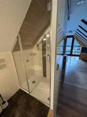 Ein Badezimmer in der Unterkunft Hotel Schwanenweiher Bad Bertrich