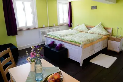 Ein Bett oder Betten in einem Zimmer der Unterkunft AllerHand Gästezimmer Nohen