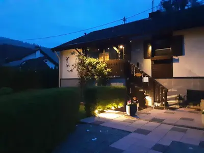 Das Gebäude in dem sich die Ferienwohnung befindet
