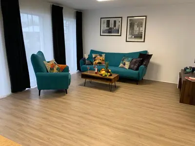 Ein Sitzbereich in der Unterkunft Eifel24, neues und barrierefreies Appartement mit Terrasse