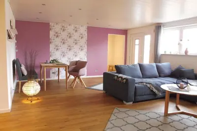 Ein Sitzbereich in der Unterkunft Klein's Hochwaldscheune