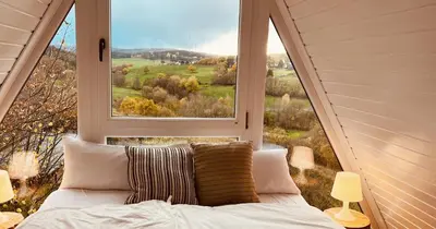 Ein allgemeiner Bergblick oder ein Berglick von des Chalets aus