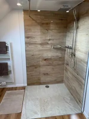 Ein Badezimmer in der Unterkunft *NEU* Extravagantes Eifelhaus am Nürburgring