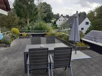 Ein Garten an der Unterkunft Ferienwohnung Mittendrin, Stadtmitte Hermeskeil