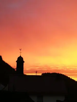 Blick auf den Sonnenuntergang/Sonnenaufgang von der Ferienwohnung aus oder aus der Nähe