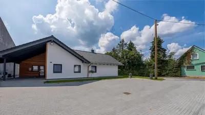 Das Gebäude in dem sich die Ferienwohnung befindet