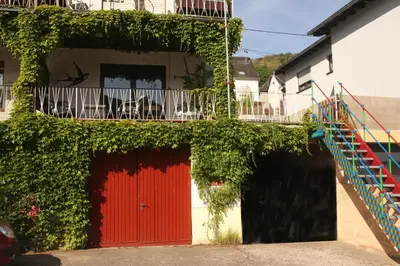 Das Gebäude in dem sich die Ferienwohnung befindet