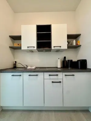 Küche/Küchenzeile in der Unterkunft Loft Traben - Atelierwohnung nahe Moselufer-Garage, Wallbox
