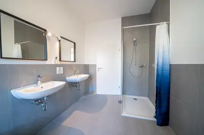 Ein Badezimmer in der Unterkunft DQ02 - Geräumige Monteurwohnung Koblenz