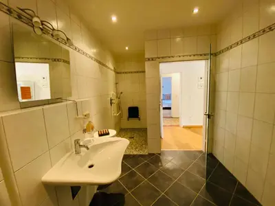 Ein Badezimmer in der Unterkunft NEU! Ferienwohnung Atelier 7