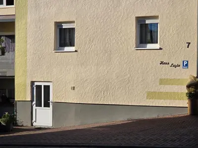 Das Gebäude in dem sich die Ferienwohnung befindet