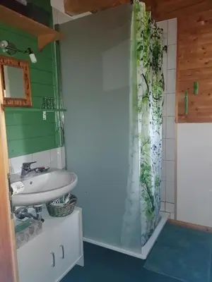 Ein Badezimmer in der Unterkunft Hof Idarwald