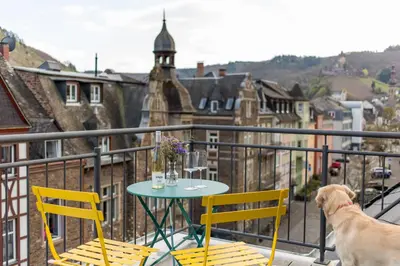 Ein allgemeiner Bergblick oder ein Berglick von der Ferienwohnung aus
