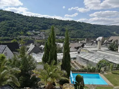 Der Swimmingpool an oder in der Nähe von Apartments Stiftshof