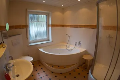 Ein Badezimmer in der Unterkunft Apartments Stiftshof