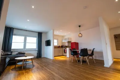 Küche/Küchenzeile in der Unterkunft Südschleife Appartements - App. 2 - WLAN - Direkt am Ring