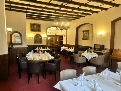 Ein Restaurant oder anderes Speiselokal in der Unterkunft Nostalgie Altstadthotel Kornpforte