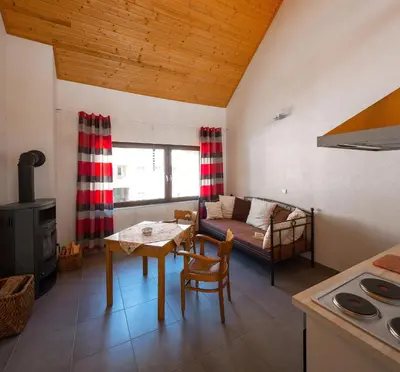 Küche/Küchenzeile in der Unterkunft Ferienwohnung Sauvignon Blanc Weingut Zur Burg