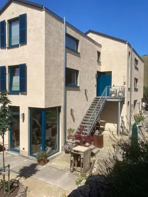 Das Gebäude in dem sich die Ferienwohnung befindet