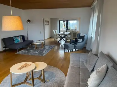 Ein Sitzbereich in der Unterkunft Ferienwohnung Seebrise Bostalsee