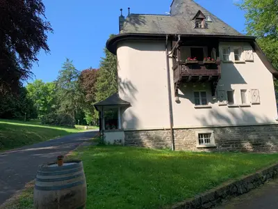 Das Gebäude in dem sich die Ferienwohnung befindet