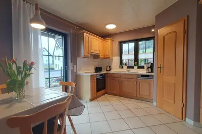 Küche/Küchenzeile in der Unterkunft Ferienwohnung Weiherblick, Vulkaneifel