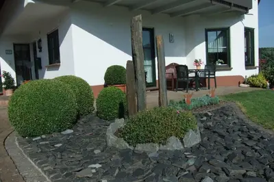Ein Garten an der Unterkunft Ferienwohnung Weiherblick, Vulkaneifel