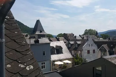 Ein allgemeiner Bergblick oder ein Berglick von der Ferienwohnung aus