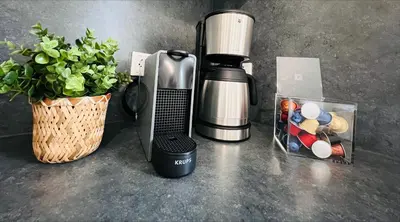 Kaffee-/Teezubehör in der Unterkunft Immo-Vision Komfort & Entspannung Koblenz-Hauptbahnhof-Zentral