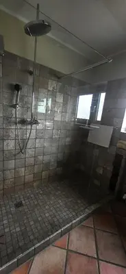 Ein Badezimmer in der Unterkunft Rheinblick am Rheinsteig mit Balkon und Sauna