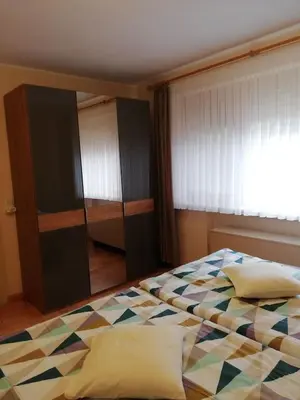 Ein Bett oder Betten in einem Zimmer der Unterkunft Ferienwohnung Katharina